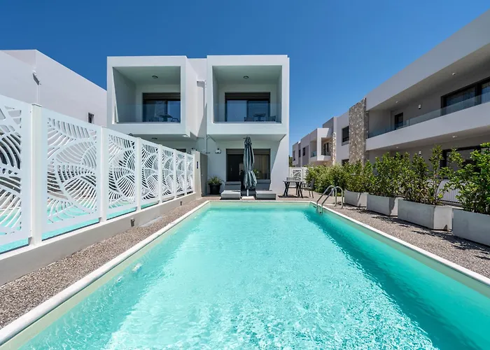 Villas Kares With Private Pool By Estia